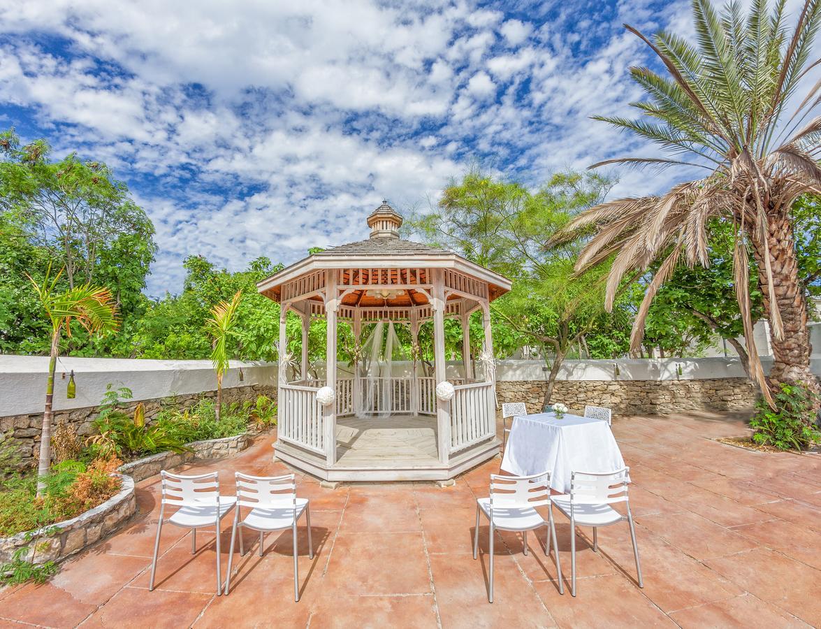 Turks Head Inne Grand Turk Exterior photo